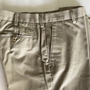 Men’s Izod khaki pants
